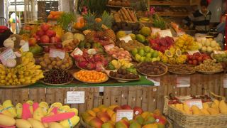 雰囲気を楽しめるヴィクトアリエンマルクト