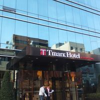 オフィスビル風な外観