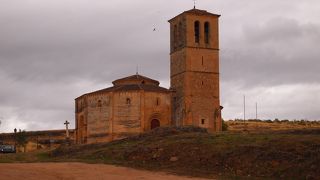 エルサレムの聖墳墓に似せた教会