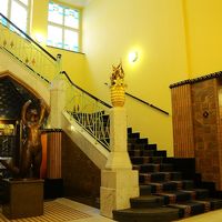 右を奥に進むとチェックインカウンターです