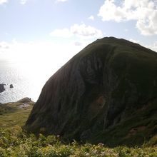 桃岩のてっぺんが見えます。ご覧あれ！