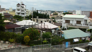 やちむん通りの焼物の博物館