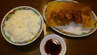 有名な餃子屋さんです。