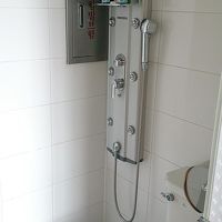 シャンプー、ボディーソープ、小さい石鹸のみあります