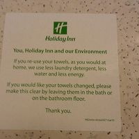 バスマットをちゃんと敷いて、カーテンは中にたらして