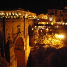 ヌエボ橋とパラドール