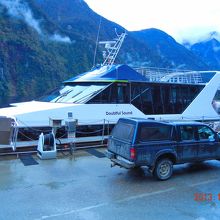 こんな船でした。