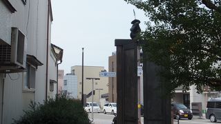 まちなかアートは高岡市内に大小あわせて約70点