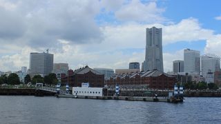 いろんなものがあってどこでも人でいっぱいの街