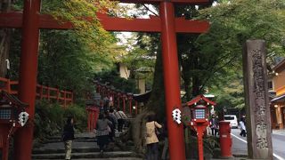 丑の刻参りで有名