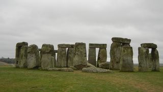 大きな石をどうして並べたのだろう