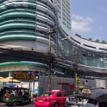 駅近くのロビンソンは、現在改装工事中です。ご注意ください！