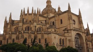 スペイン最後のゴシックの大聖堂