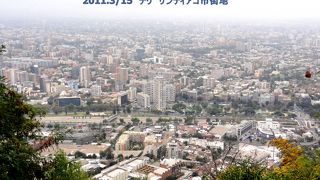 サン・クリストバルの丘から眺めたサンティアゴの街!!