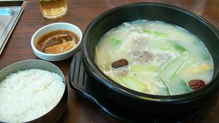 白濁スープでコクのあるスープの中にあっさりとした牛肉