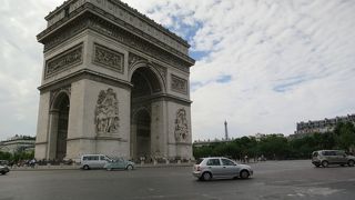 パリの街並みとエッフェル塔を気軽に一望