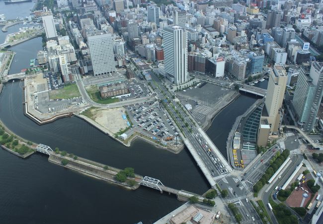 展望台からすぐ下の汽車道、馬車道周辺を見たところ