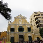 聖ドミニコ教会前