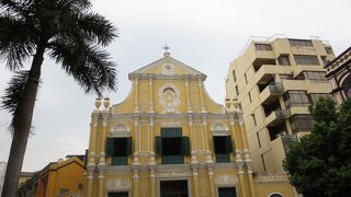 聖ドミニコ教会前