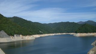 ダム湖百選に選ばれています