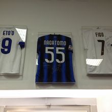 ソロインテル改装中につきすぐ近くのサッカー店にて