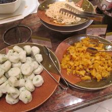 沖縄のお惣菜もありました