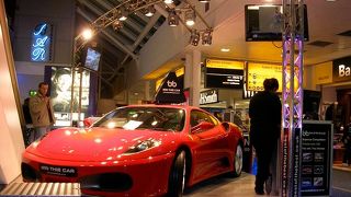 広大な古い空港