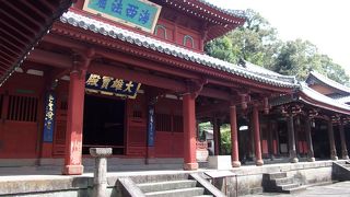 国宝の大雄宝殿と第一峰門はチェック