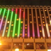 夜はイルミネーションがとても綺麗でした^^