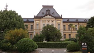 レトロで魅力的な建物に歴史を感じ感慨にふける。