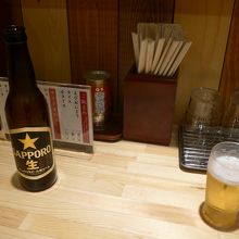 ビールは小瓶　冷えて美味しかったが