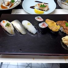 これにあと二品とみそ汁，デザート