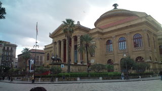 ゴットファーザーの映画で有名です。