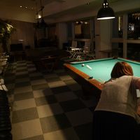 ビリヤード台は３台で広々