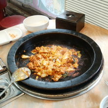 ヒ〜ヒ〜しながら食べました。美味しかったですが(笑)。