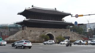 初めて真下まできました