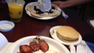 旗艦店より、若干空いてます