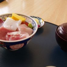 人気?１の海鮮丼