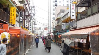 晩秋はまるでソウル東大門の屋台村のようだ。