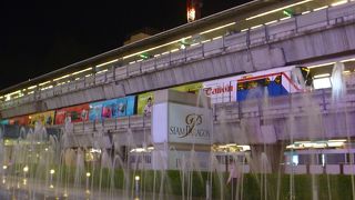 バンコクの中でも大賑わいの駅
