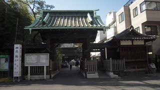 泉岳寺の入り口の門