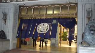 三越としての風格を感じる店舗