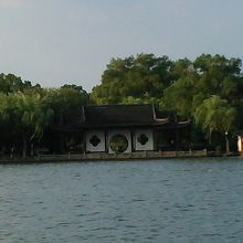 島に上陸する船もある