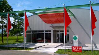 ポルシェ、フェラーリ、ランボルギーニ名車が一杯　四国自動車博物館