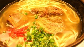 空港の片隅で最後の沖縄料理