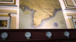 建物が立派なホーチミンの中央郵便局でエアメール投函とお土産購入！