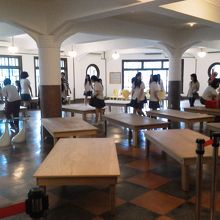 建物内部、この日の午前にイベントが開催されていた。