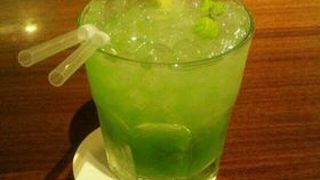 お茶のカクテルが飲める