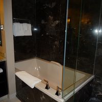 お風呂は広いけど、若干入りにくい建付けでした