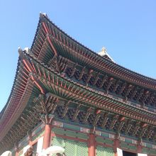 近くでみると柄までわかり、綺麗